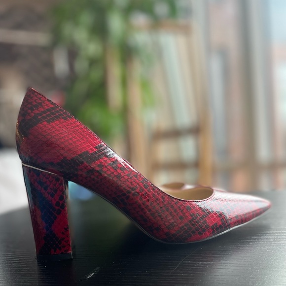 Marc Fisher Red Snakeskin Viviene Block Heel Pumps - Picture 5 of 16